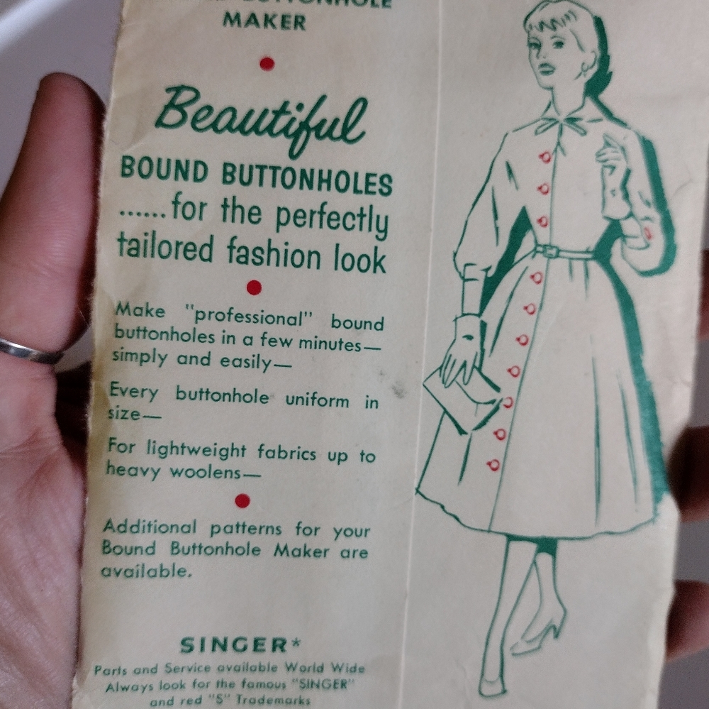 Singer Buttonhole Maker - Picture 2 of 4